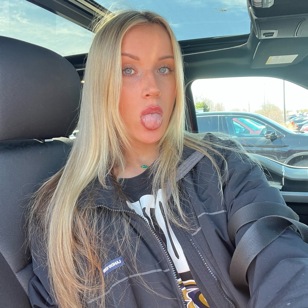 Meet your Posher, Alecia